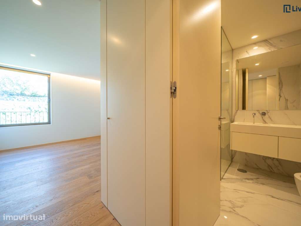 Espetacular T3 com 500m2 e vistas-18