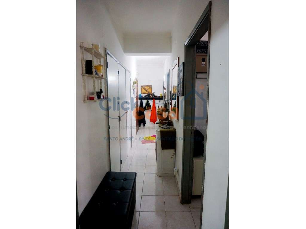 Apartamento T2 no Coração de Sines-6