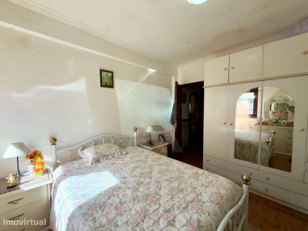 Apartamento T2 em Cascais com luz natural e excelentes acessos para...-5