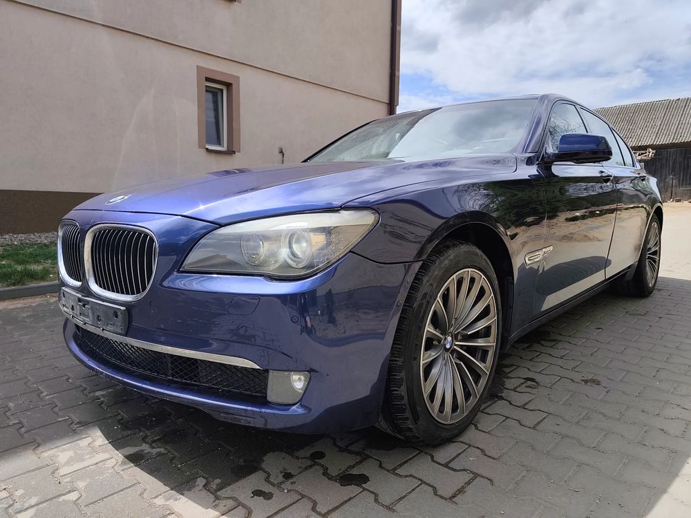 BMW 7 Series F01 750i L xDrive 2009