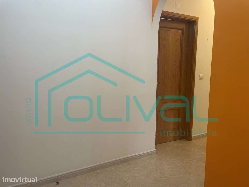 Apartamento T3 com parqueamento e arrecadação na 2ª Fase da Qta. Pi...-11