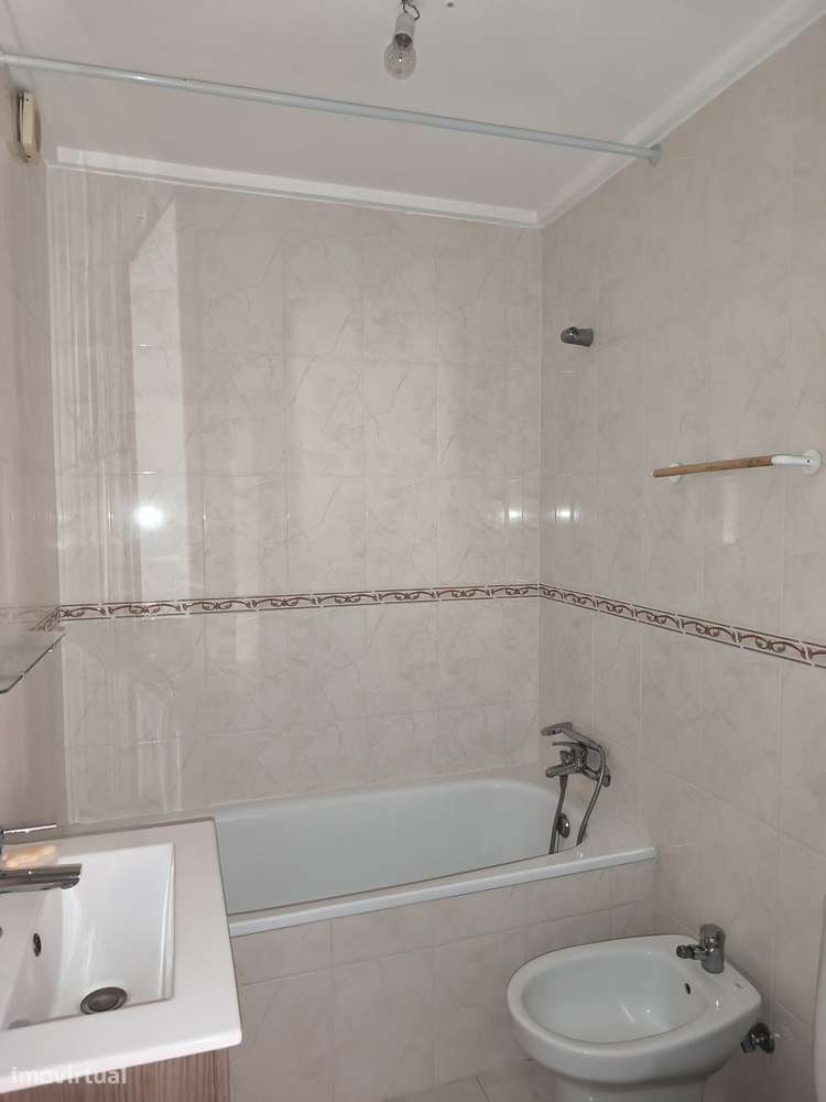 T1 Lisboa - Av. Almirante Reis, Bem Conservado, Junto ao Metro Arroios-13