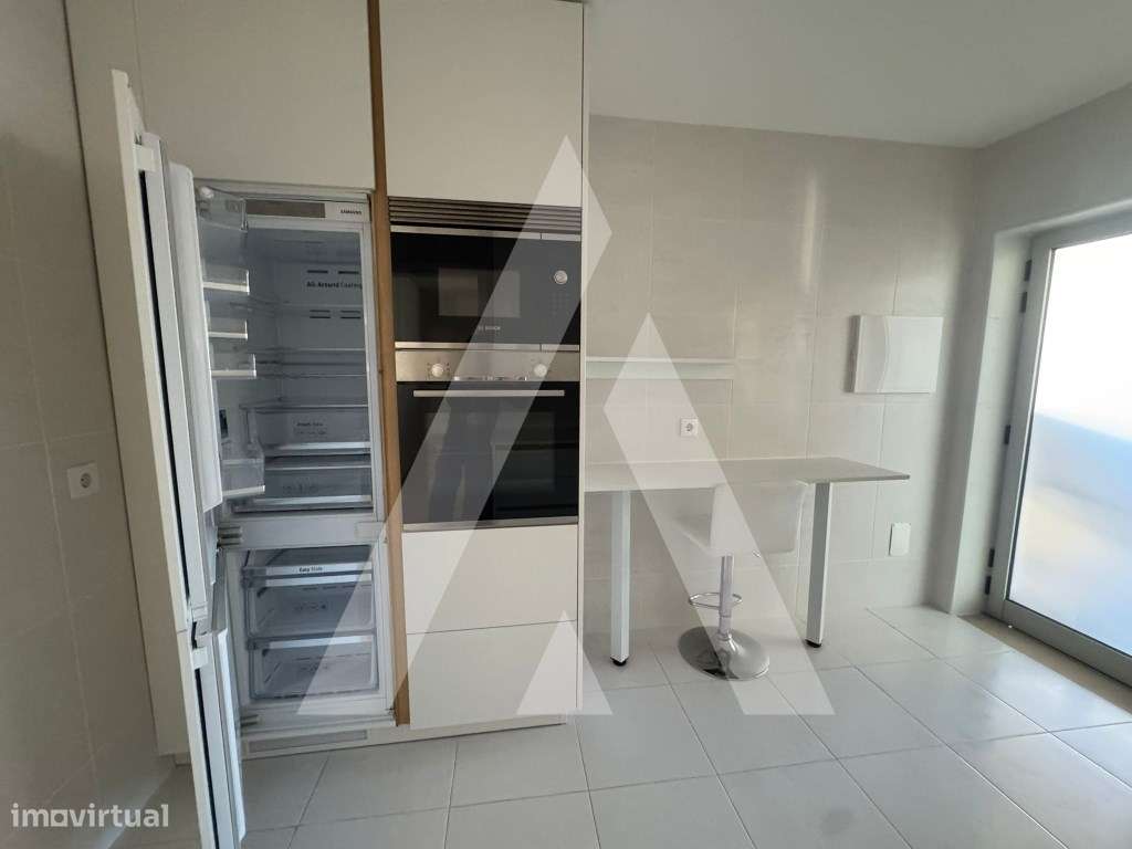 apartamento T2 totalmente renovado, situado em Esgueira. - Grande imagem: 2/11