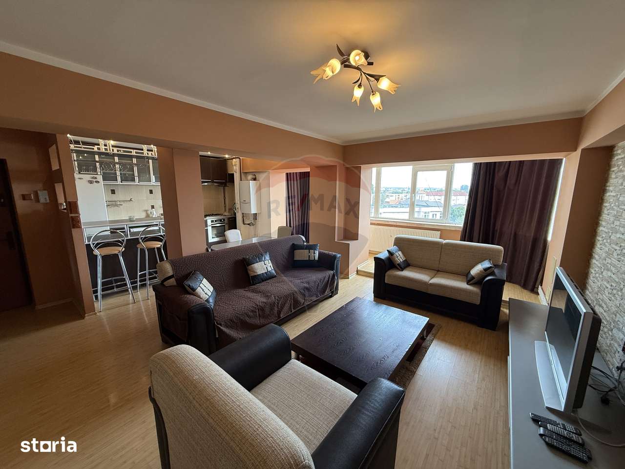 2 decomandate, Mc Donald's, centrala, aer conditionat - Imagine principală: 1/9