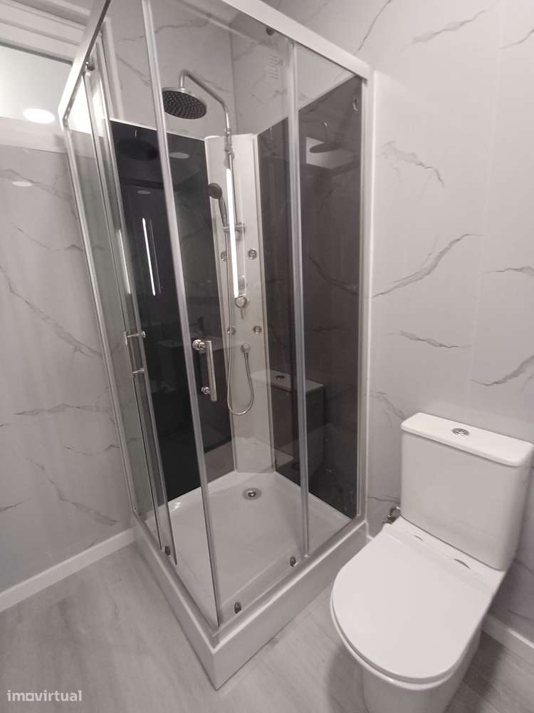 Apartamento T2 renovado, com arrecadação e a 2 km da praia-25