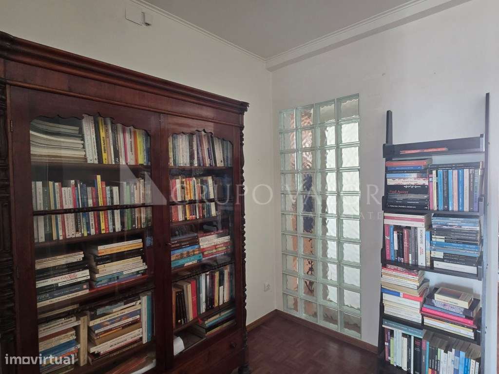 Apartamento T2 com estacionamento coberto privativo na Rinchoa (Rio...-2