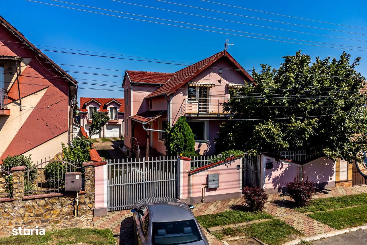 Vilă cu 6 camere în zona rezidențială - Poltura - Imagine principală: 1/13