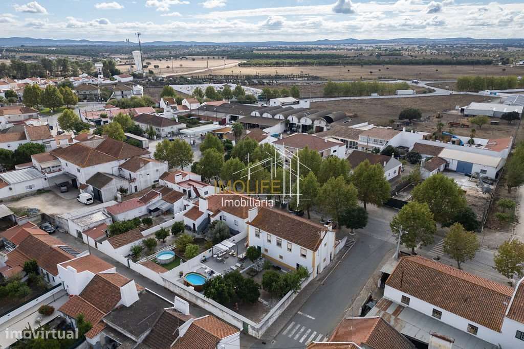 Excelente Moradia com dois pisos no centro do Vimieiro-58