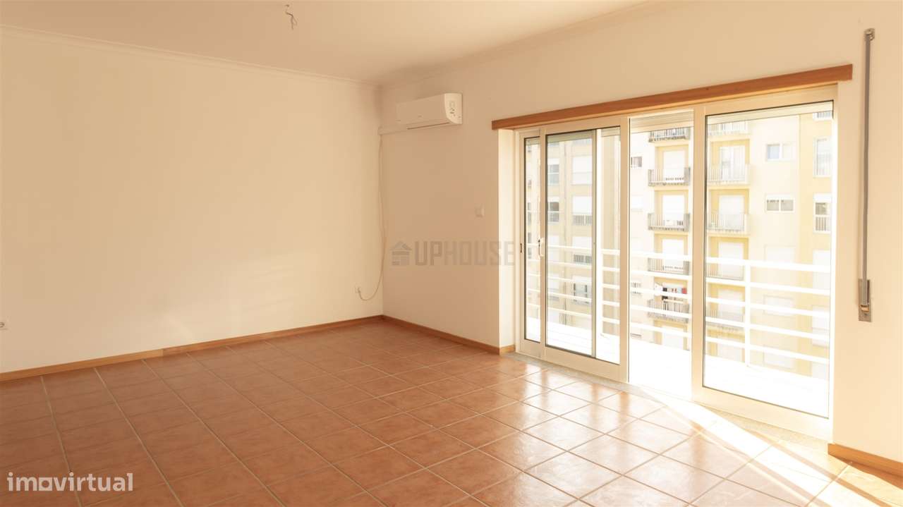 Apartamento T2 com Garagem Fechada - A Dois Minutos do Centro de Viseu-3