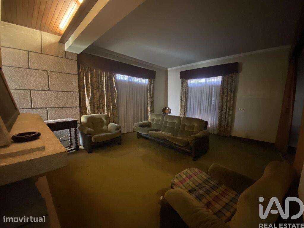 Casa T6 em Paranhos de 384,00 m2 - Grande imagem: 4/29