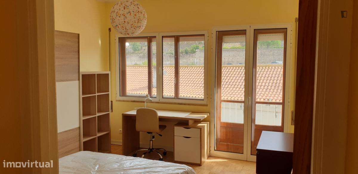 Quarto - localizado em Montarroio Coimbra - Grande imagem: 2/10