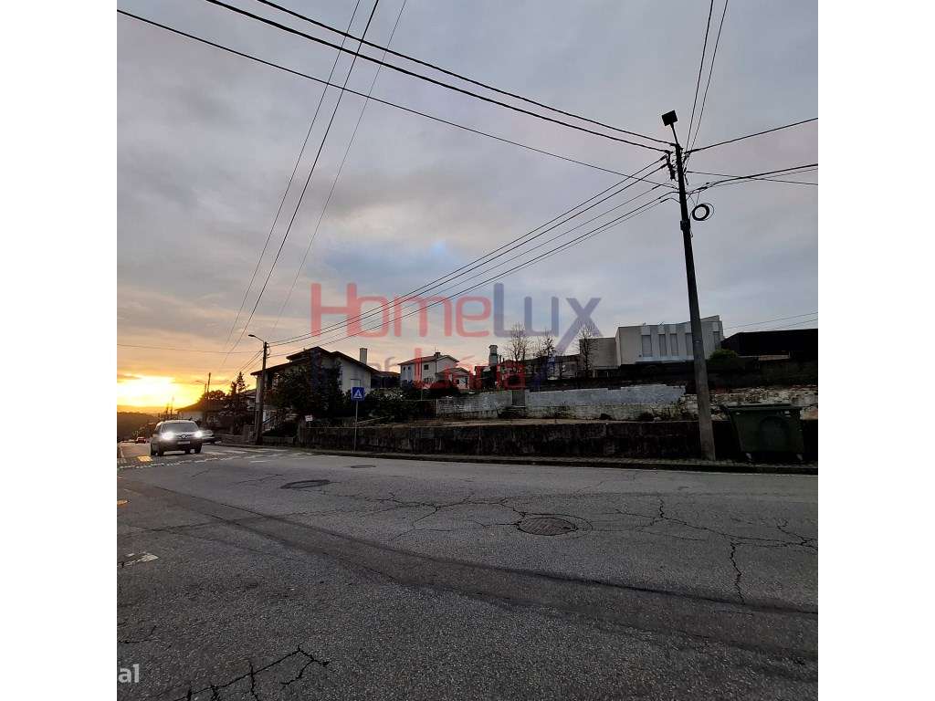 Terreno com 1260 m² em Vilela-4