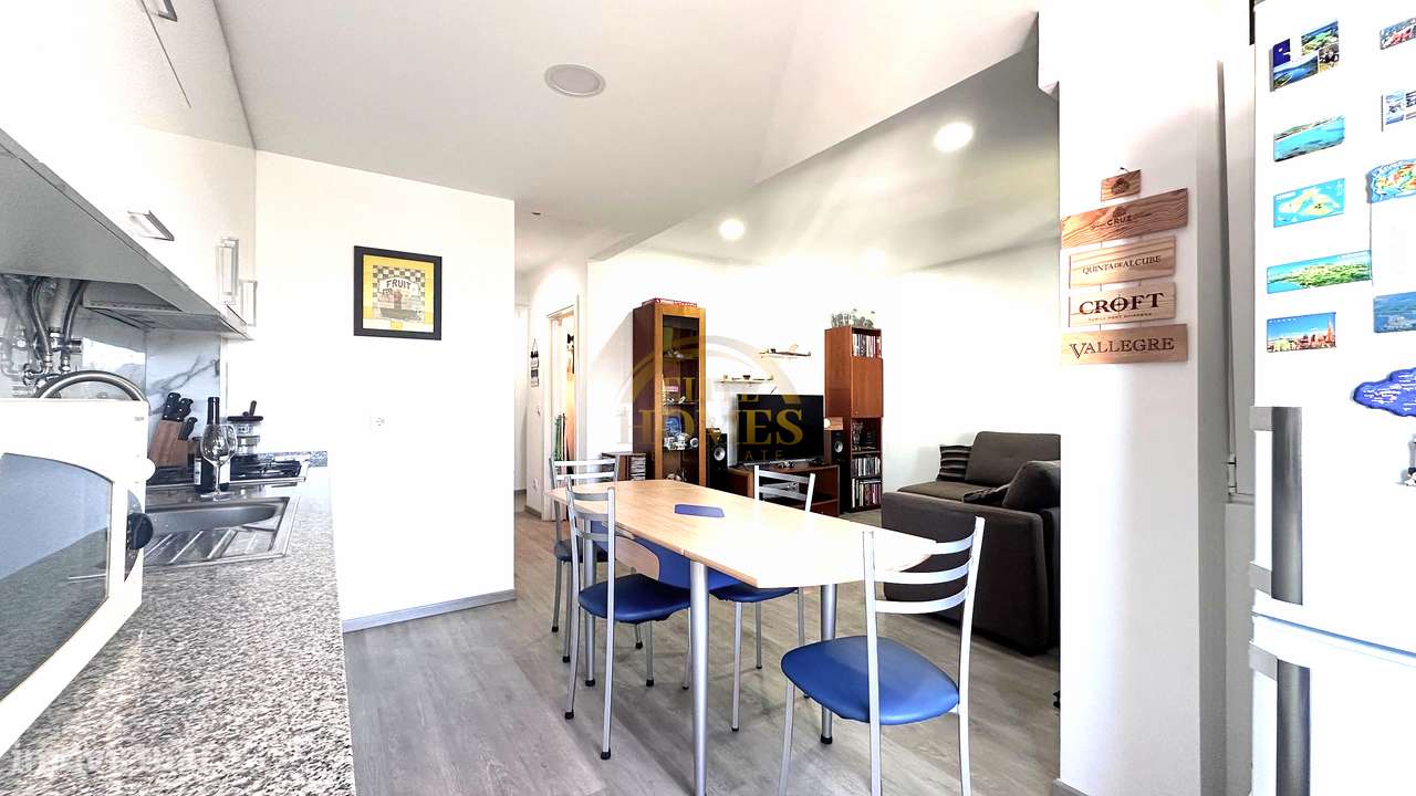 T2 Remodelado com Vista Desafogada, em Linda-a-Velha.-5