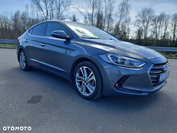 Hyundai Elantra 1.6 Comfort - 14