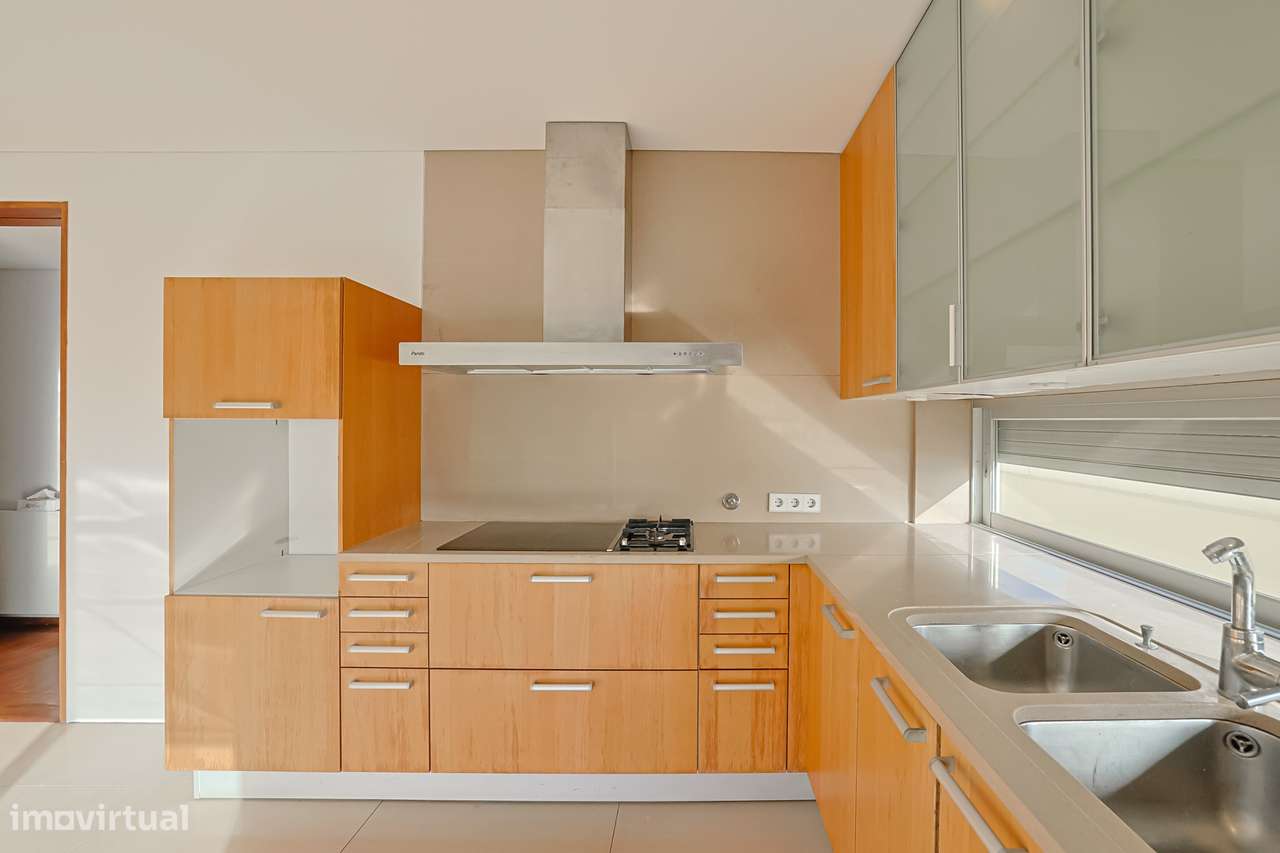 Moradia T3, Individual, c/ 3 pisos, Garagem Dupla e Jardim-17