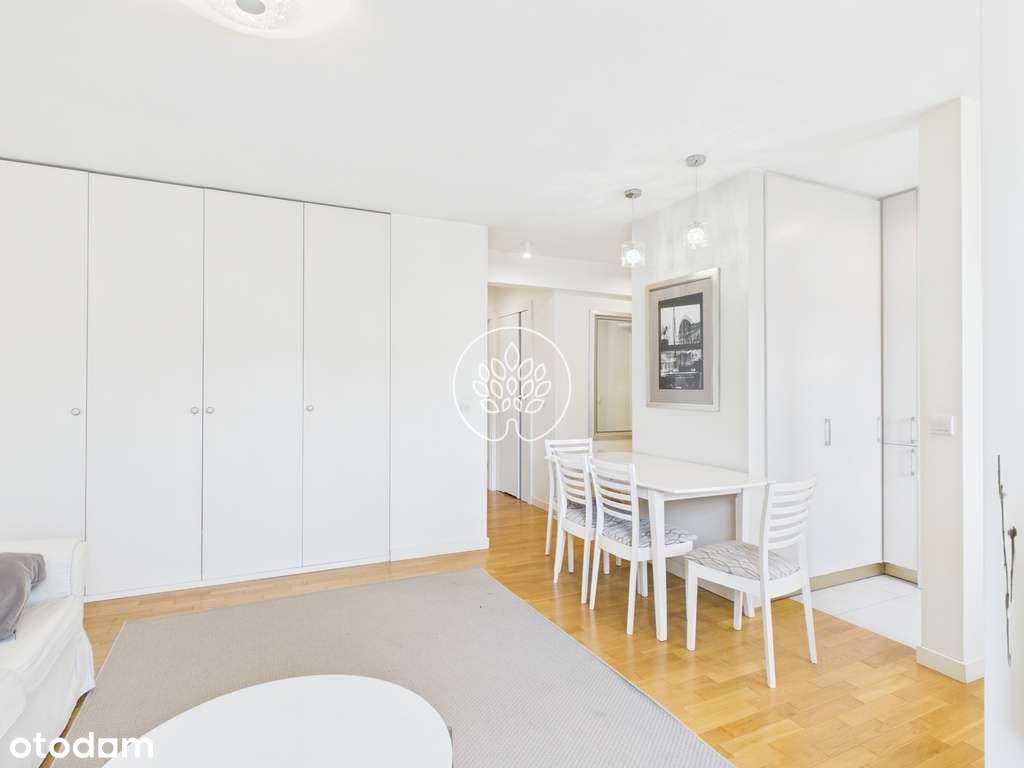 Centrum / Kamienica / Trzy pokoje / balkon / 54m2