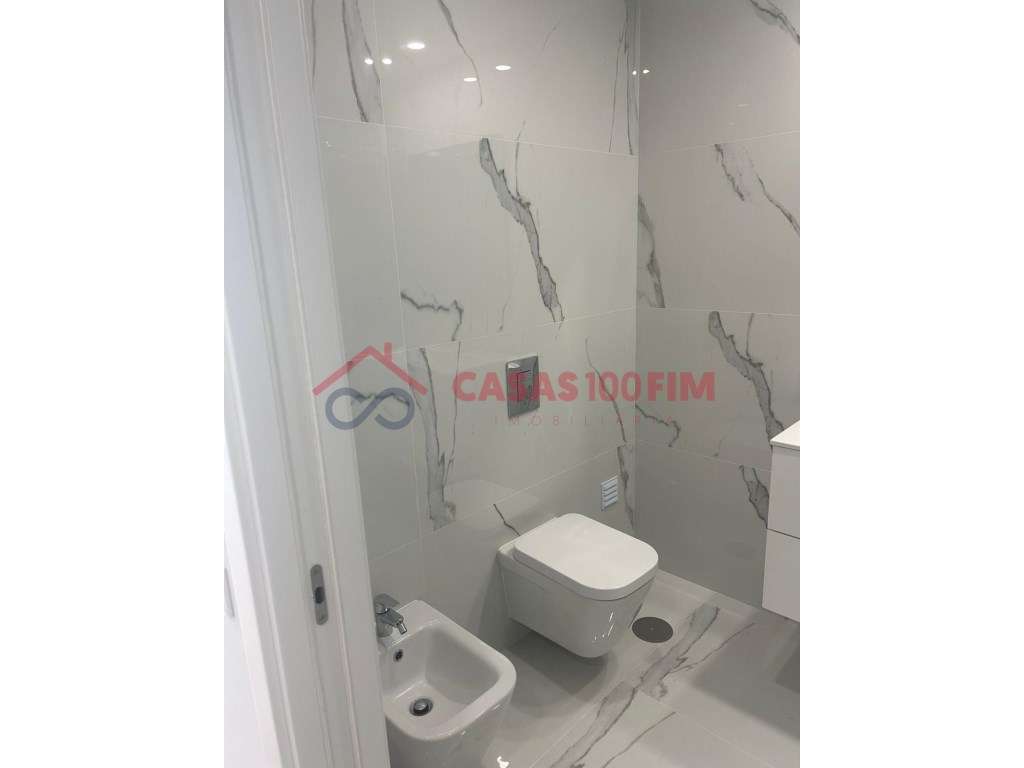 Apartamento T3 novo com varandas e vista castelo em Leiria-19