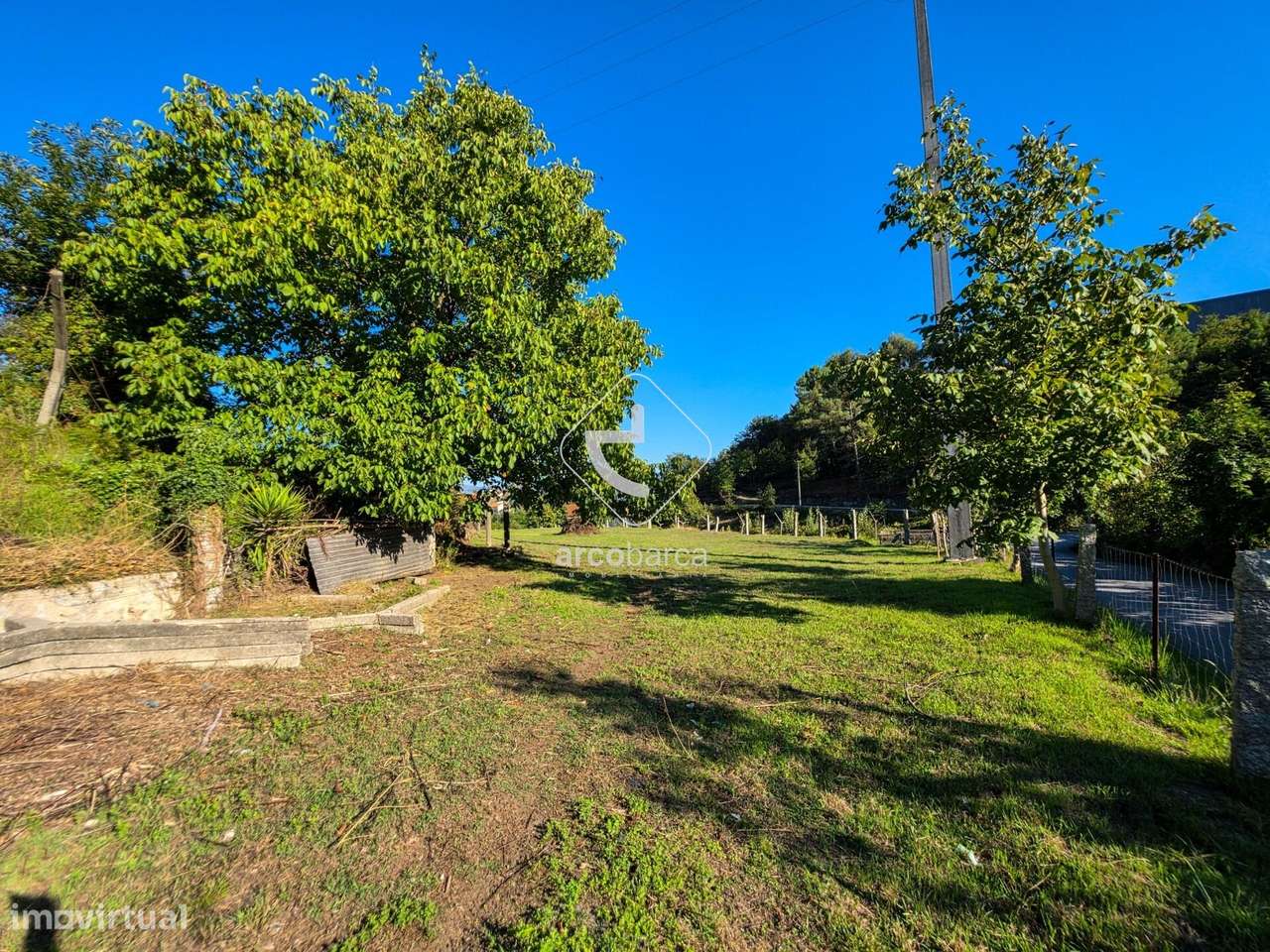 Quintinha com Potencial para Recuperação junto à Vila-12