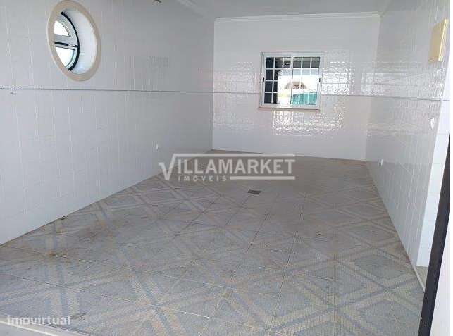 Moradia V3 da banca situada na Urbanização Quinta Vale Verde em Benave-21