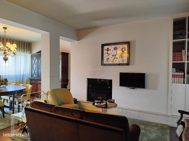 Apartamento T4 no Centro da Cidade - Como Novo!-17