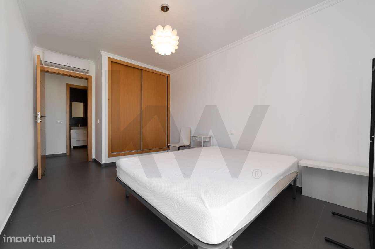 Apartamento T3 único com 3 lugares de estacionamento - VRSA-13