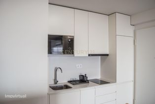 Apartamento T0 Mobilado com varanda - Zona central de Aveiro - Grande imagem: 2/18