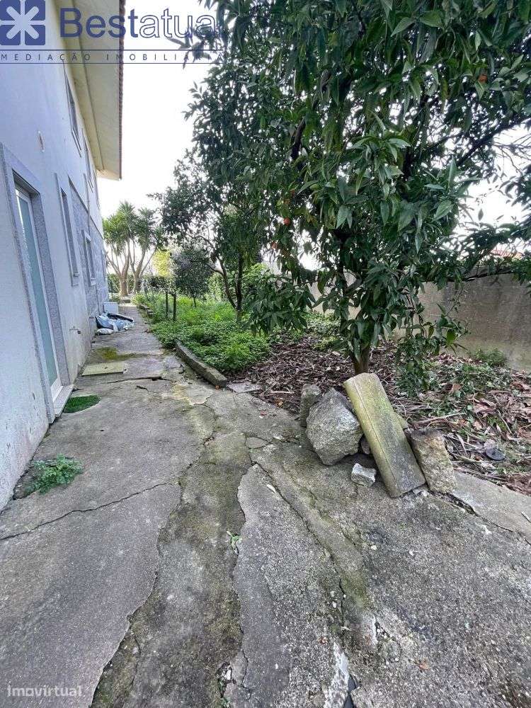 Moradia T4 Isolada - 5 min. Centro Sto. Tirso-16