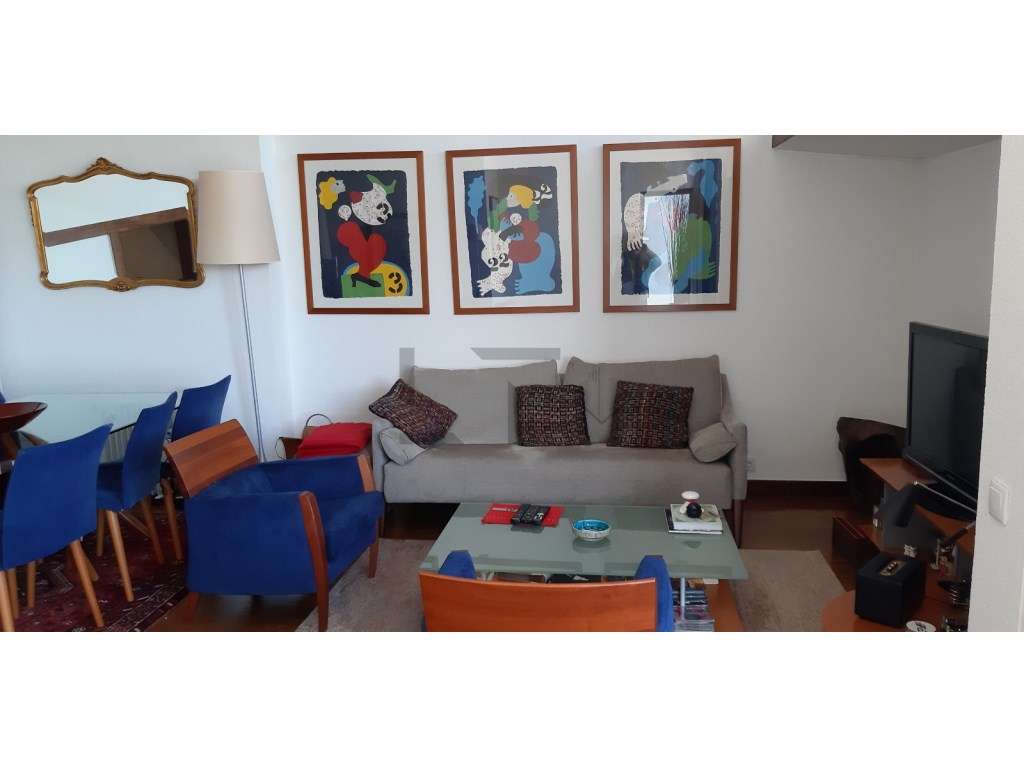 Apartamento T2 com Varanda e Garagem, para Venda, na Amadora - Grande imagem: 4/24