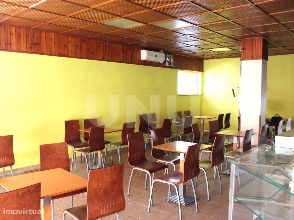 Espaço Comercial com Habitação - Grande imagem: 3/24