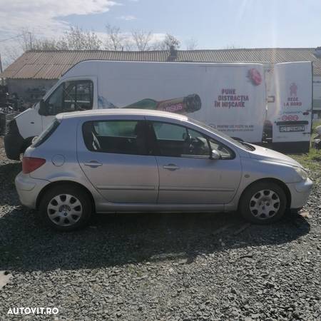 Dezmembrari  Peugeot 307  2000  > 0000 1.6 16V Benzina - 5