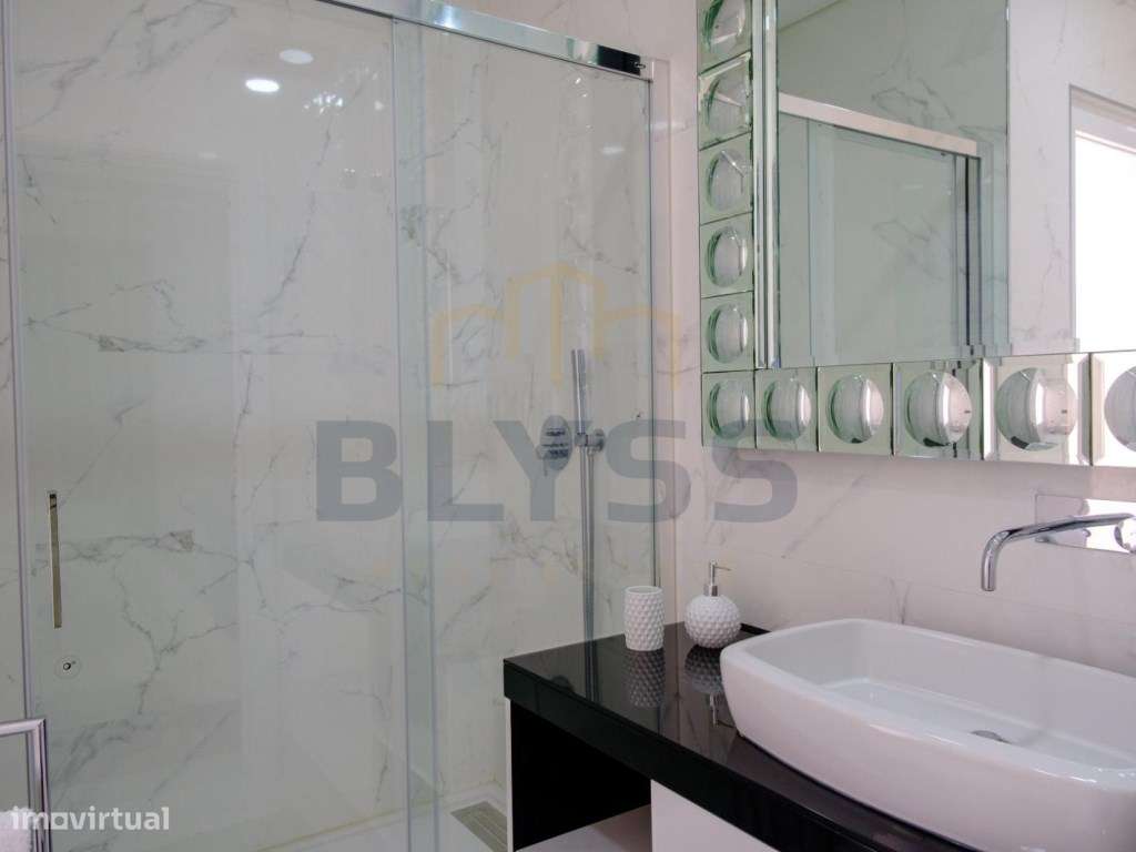 Moradia T4 com Piscina na Aroeira - Charneca da Caparica-47