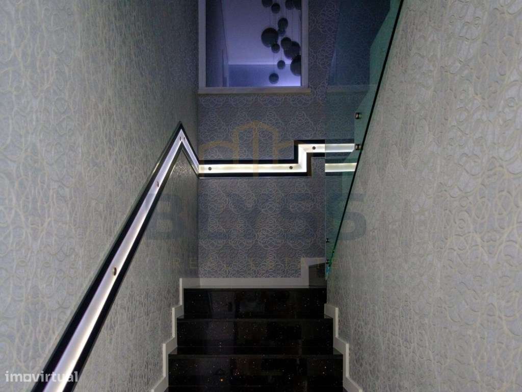 Moradia T4 com Piscina na Aroeira - Charneca da Caparica-31