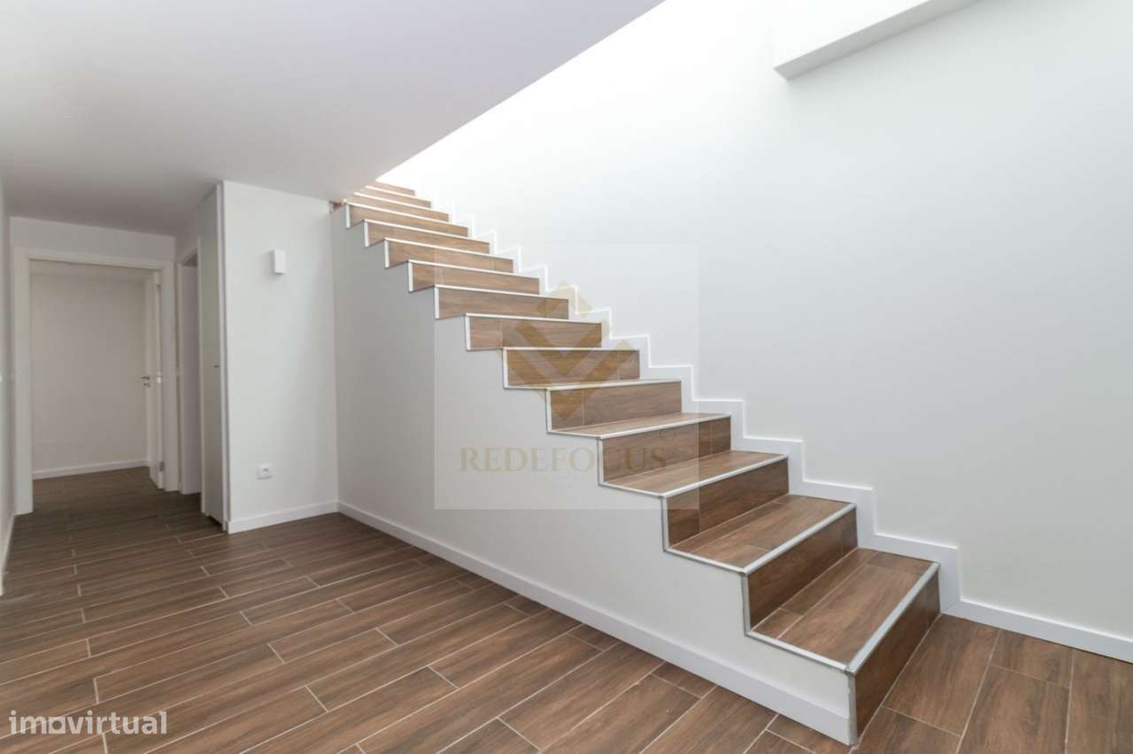 T2 duplex renovado com 122m² em Argoncilhe-9