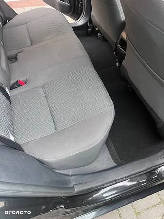 Toyota Corolla 1.6 Comfort - 9