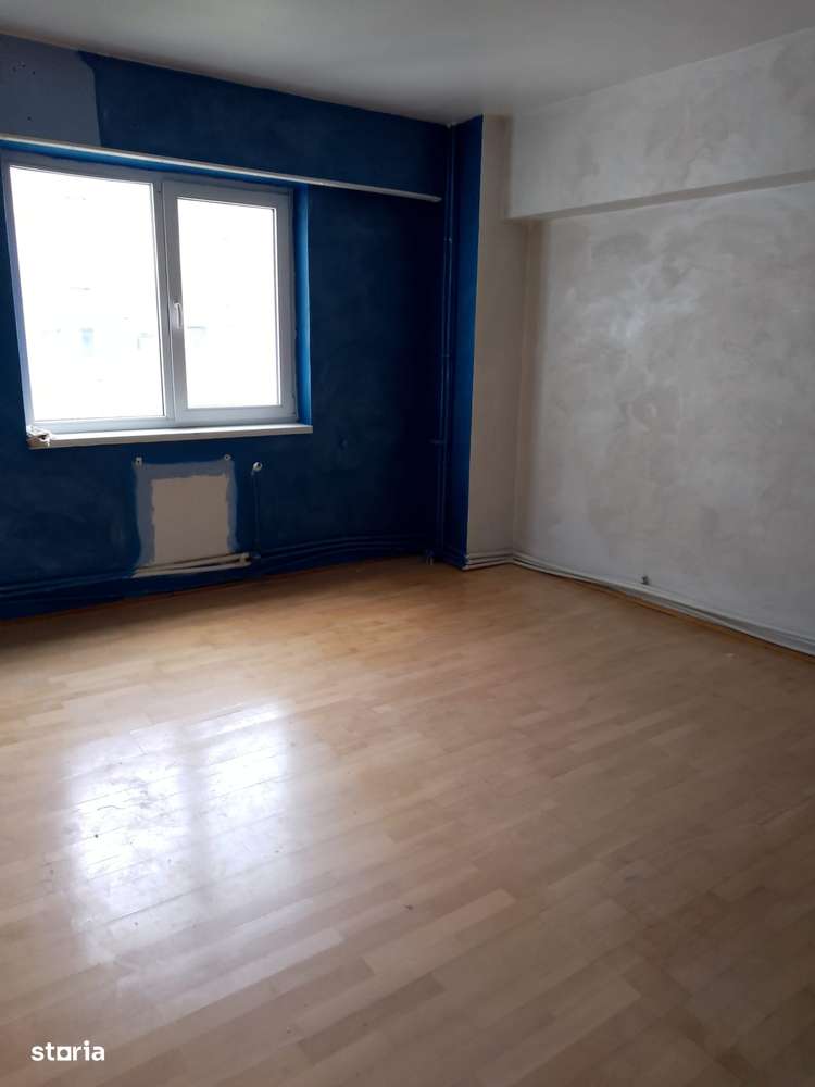 De Vanzare Apartament cu 2 camere zona Buzaului-4