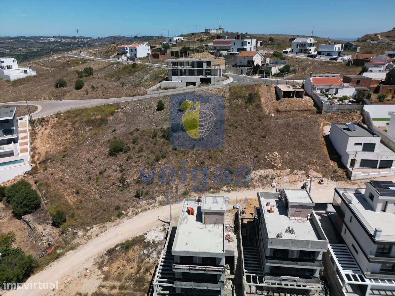 Terreno Urbano em Vialonga com Vista e Acessibilidade-13