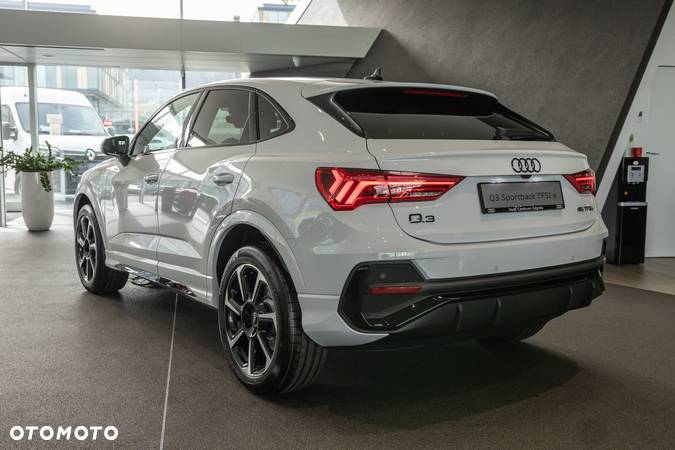 Audi Q3 Sportback - 4