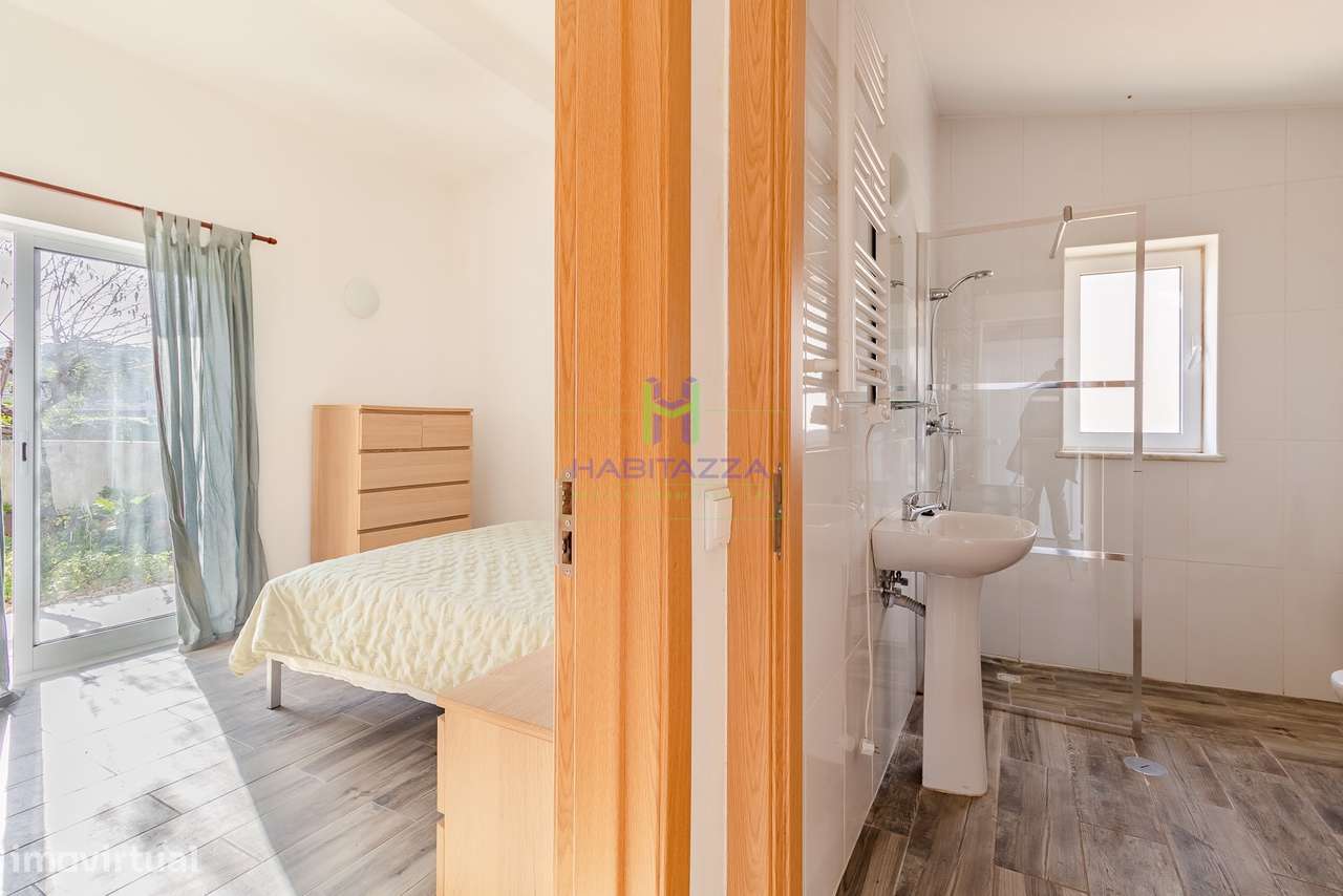 Moradia T1 com Jardim e Logradouro, em Budens, para Venda-16