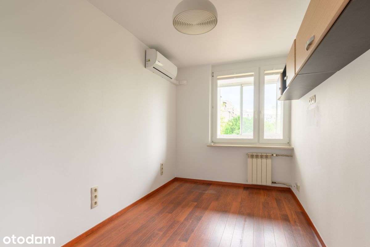 Jasne mieszkanie przy Metrze Trocka-12