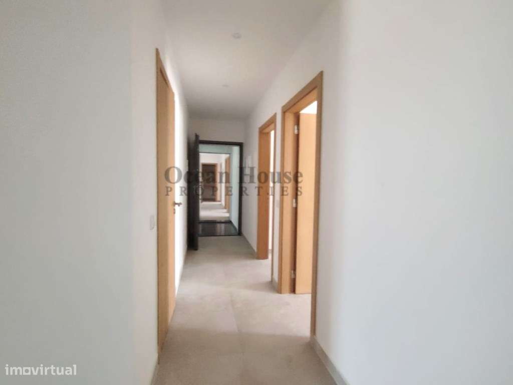 Apartamentos T2 novos com garagem a 300 metros da Praia - Armação d... - Grande imagem: 4/10