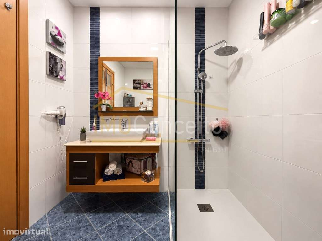Apartamento T3/ sótão/garagem fechada em Torres Novas-26