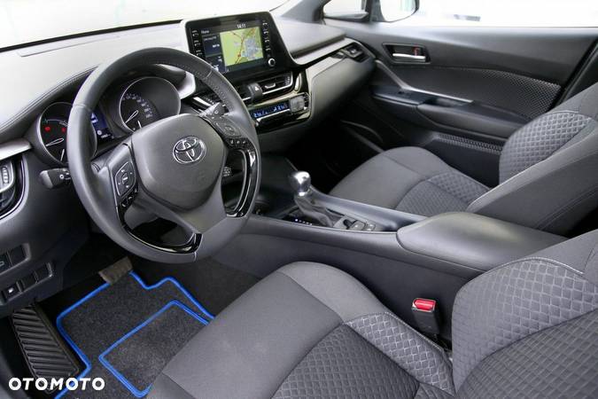 Toyota C-HR Hybrid Style Selection - 18