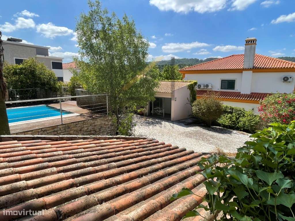 Moradia T4 com piscina e jardim, na Aldeia Grande, Setúbal-53