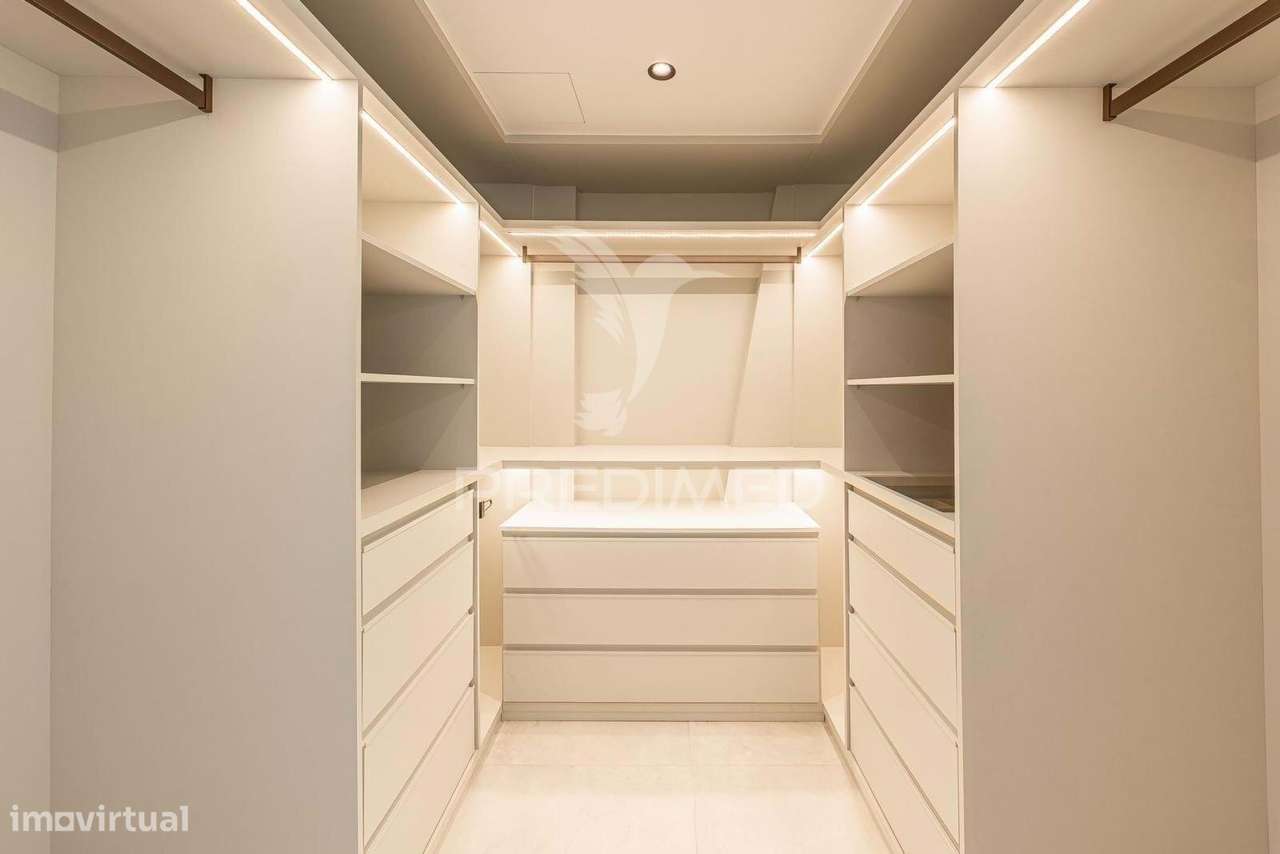 LUXUOSA MORADIA T4 COM PISCINA VISTA MAR.-16