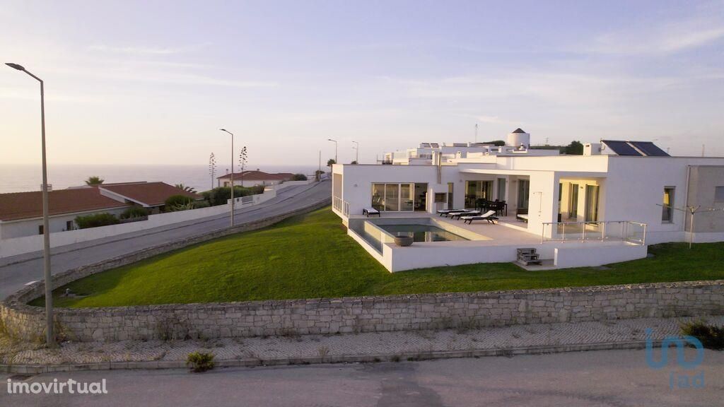 Casa T5 em Leiria de 314,00 m2