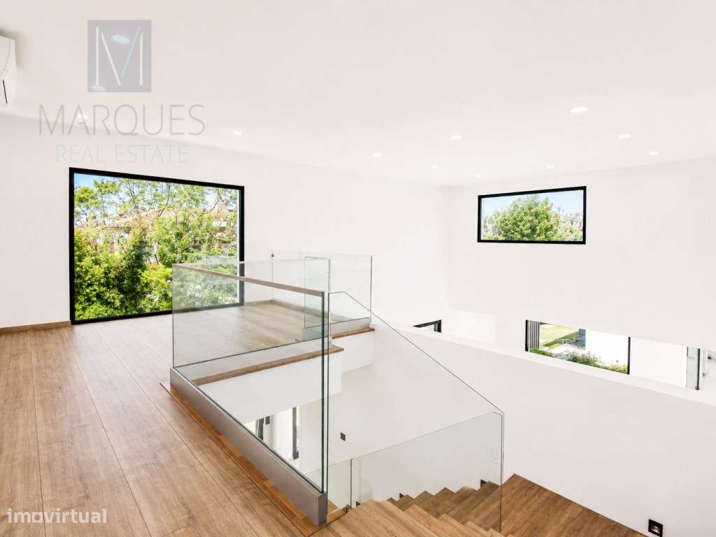Moradia Isolada T4 com 3 Suites, Jardim e Piscina na Verdizela-26