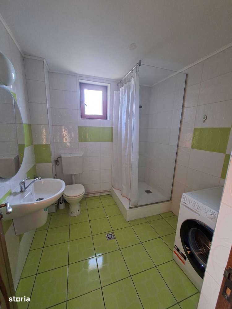 Apartament cu 3 camere, et: 2/3 la vila in Piata Cluj-7