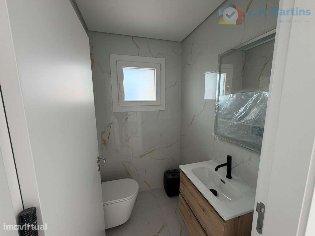 Moradia isolada, T4 com 4 suítes, piscina e garagem em Pinhal General-13