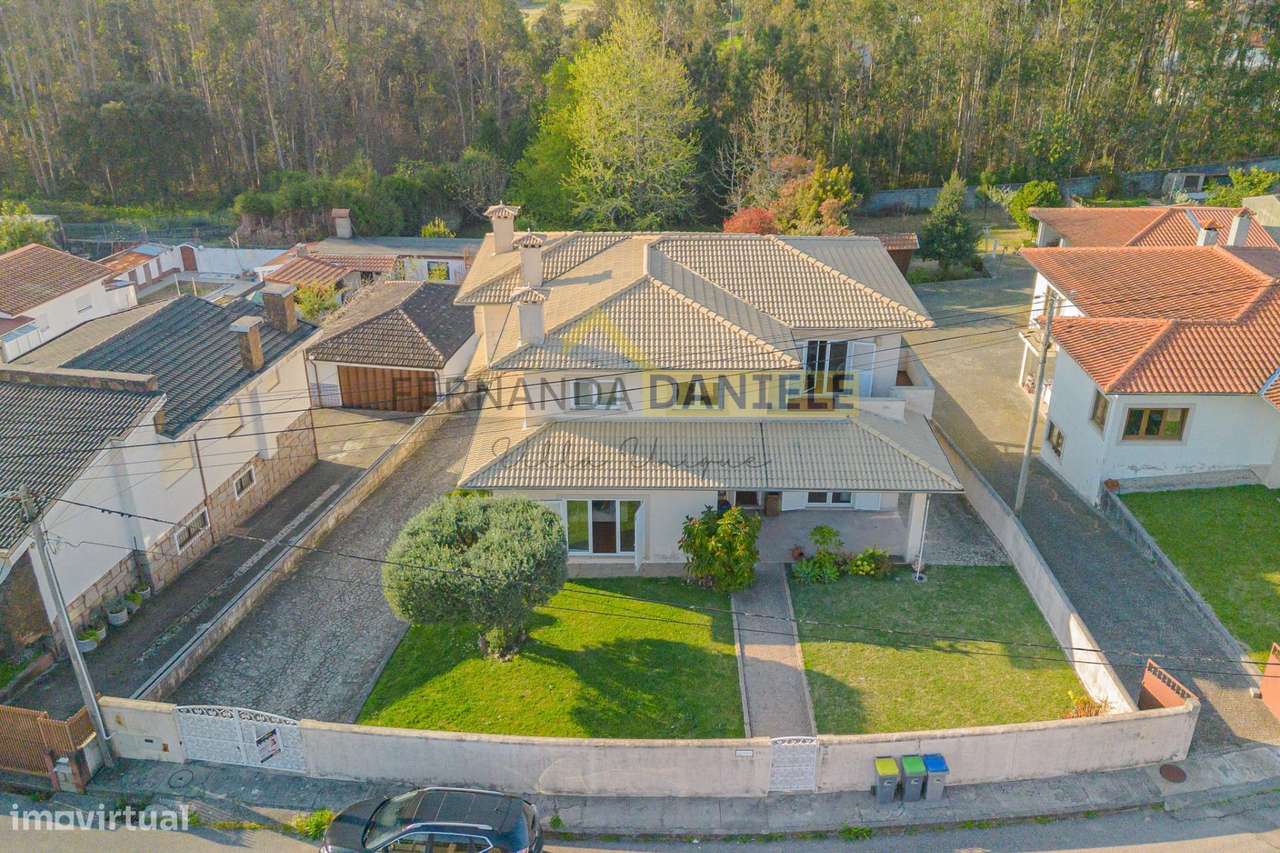 Moradia Em Travanca Com 3 Suites E 1425M2 De Terreno