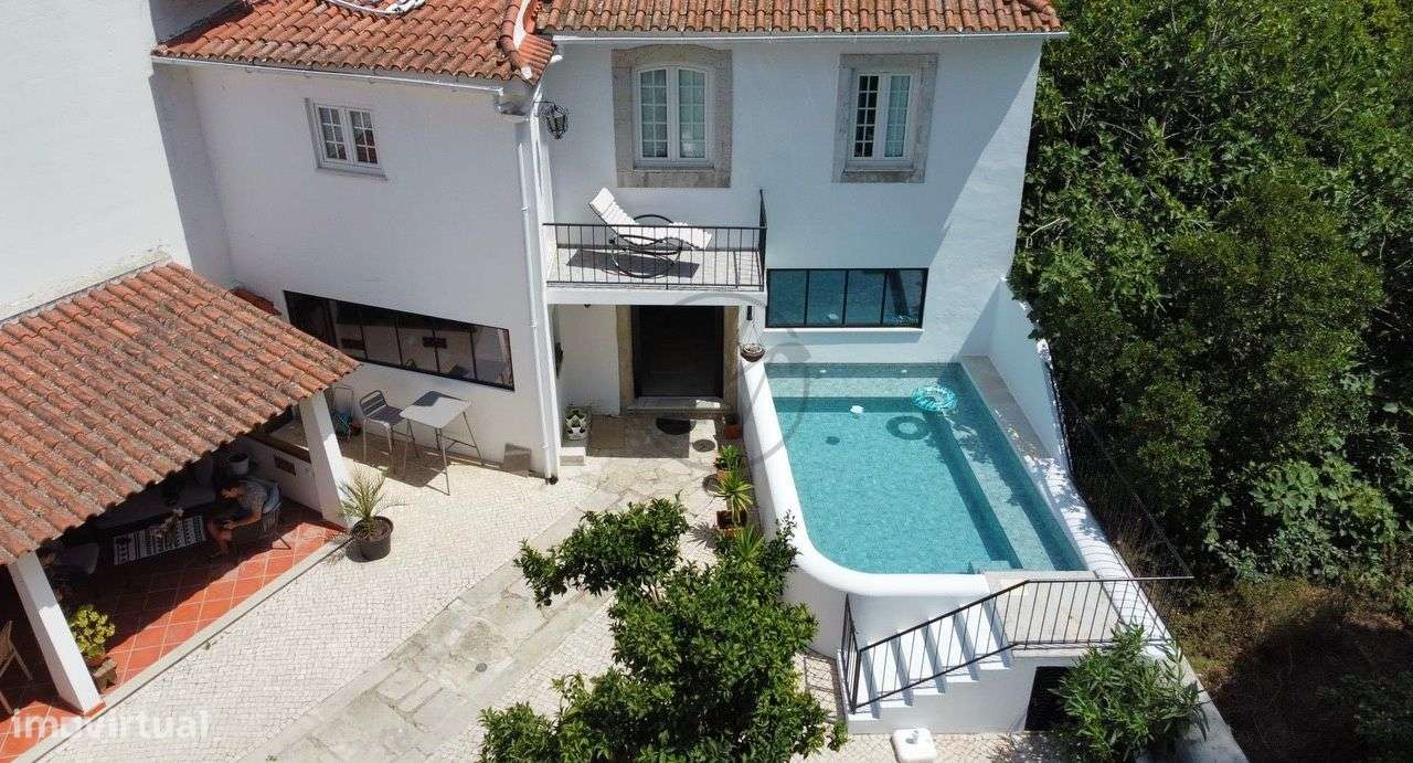 Moradia T5 com jardim e piscina no coração histórico de Azeitão - Grande imagem: 3/58